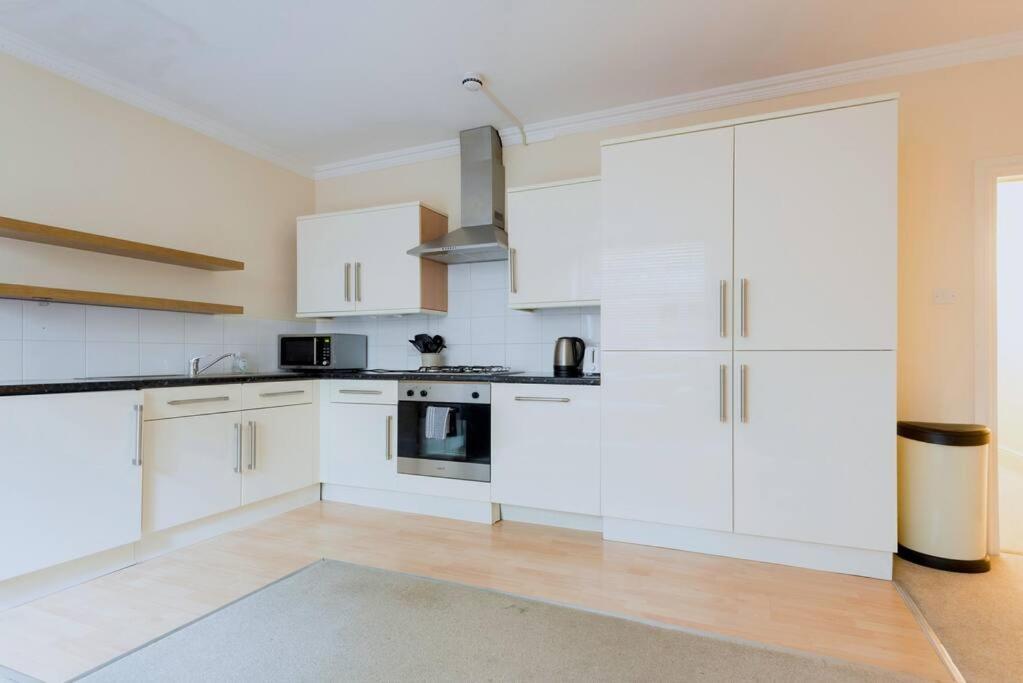 Charming Apartment In The Heart Of Pimlico London Bagian luar foto